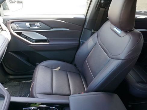 New 2026 Ford Explorer Platinum image 35