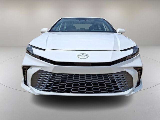 Used 2025 Toyota Camry SE FWD image 3