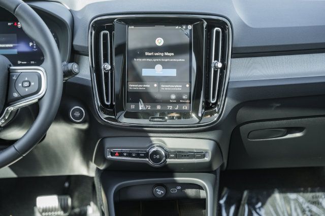 New 2026 Volvo XC40 B5 Ultra w/ Protection Package Premier AWD/4WD image 23
