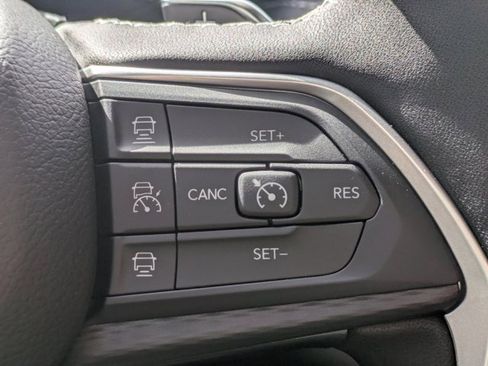 New 2025 Jeep Grand Cherokee Altitude image 23