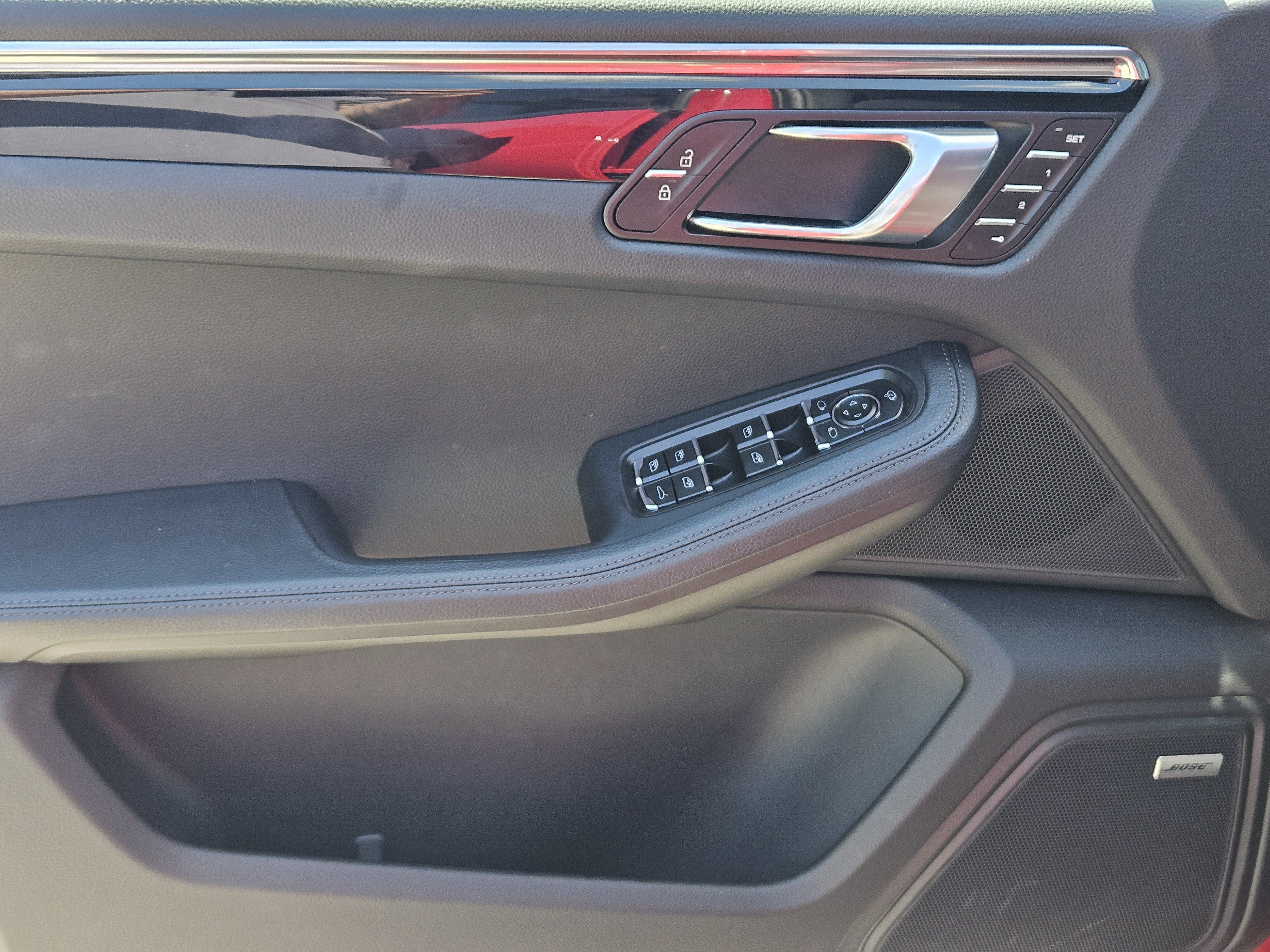 Certified 2026 Porsche Macan AWD/4WD image 22