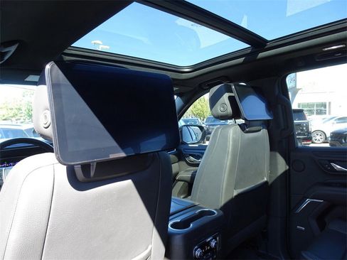 Used 2021 GMC Yukon XL Denali w/ Denali Ultimate Package image 16