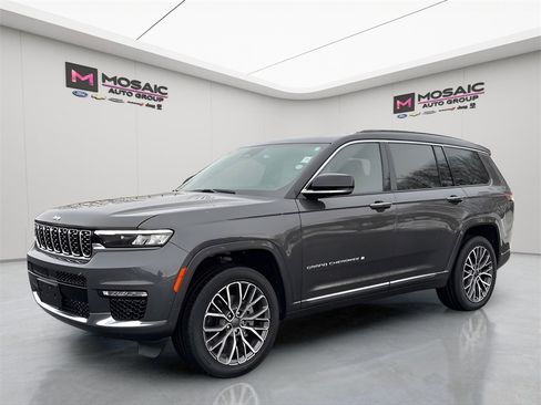 Used 2024 Jeep Grand Cherokee L Summit image 3