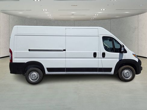 New 2026 RAM ProMaster 2500 w/ Convenience Group FWD image 3