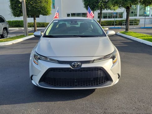 Used 2021 Toyota Corolla LE FWD image 4