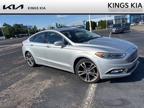 Used 2017 Ford Fusion Titanium FWD image 6