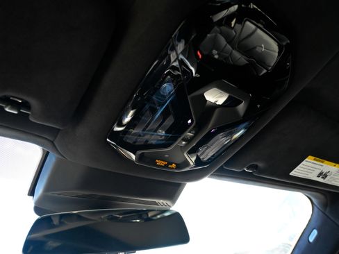 Used 2023 BMW 760i xDrive w/ Executive Package image 31