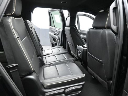 Used 2024 GMC Yukon SLT image 23