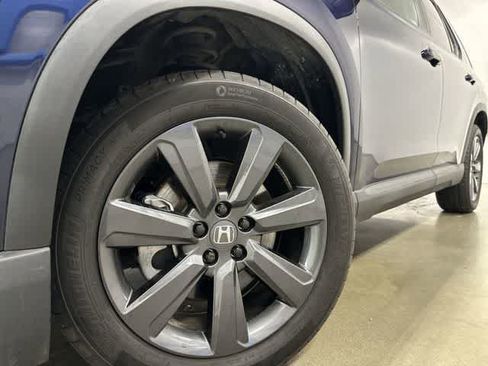 Used 2025 Honda Pilot Sport image 28