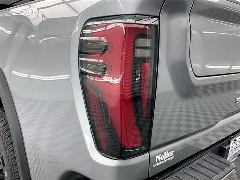 Used 2024 GMC Sierra 3500 AT4 w/ Technology Package AWD/4WD image 31