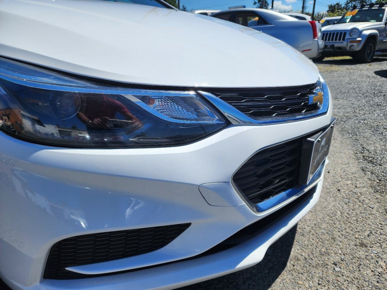 Used 2017 Chevrolet Cruze LT FWD image 30