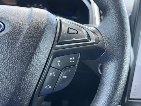 Used 2024 Ford Edge SE image 32