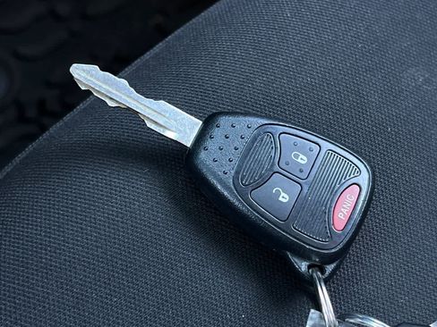 Used 2018 Jeep Wrangler Unlimited Sahara AWD/4WD image 25