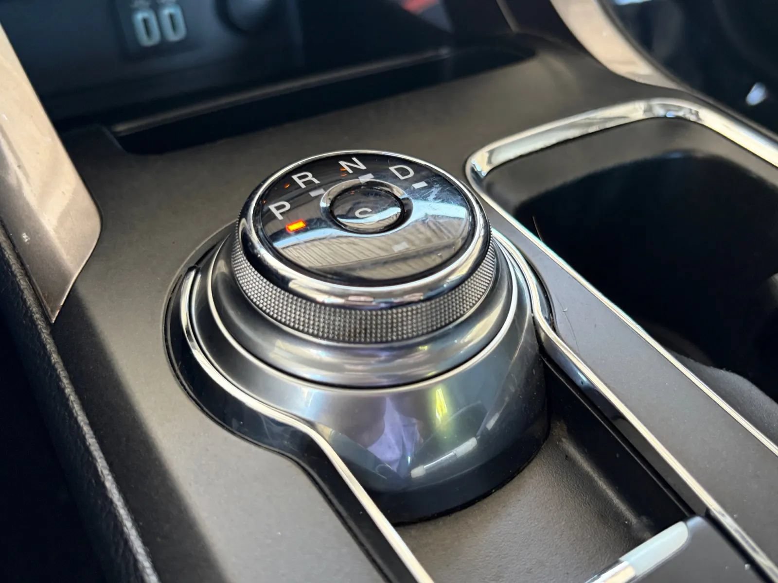 Used 2019 Ford Fusion SE FWD image 25
