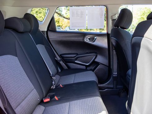 Used 2020 Kia Soul S FWD image 13
