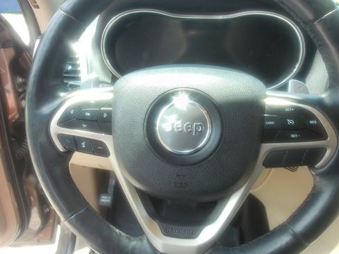 Used 2017 Jeep Grand Cherokee Limited RWD image 14