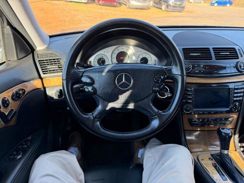Used 2008 Mercedes-Benz E 350 Luxury image 18
