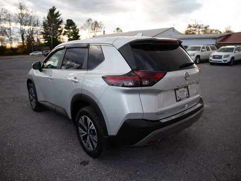 Used 2022 Nissan Rogue SV image 6