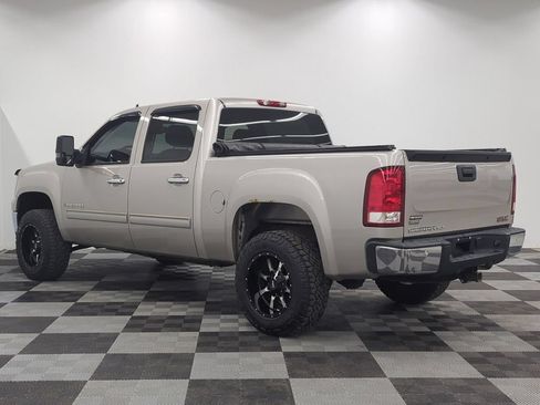 Used 2008 GMC Sierra 1500 SLT w/ SLT Preferred Package AWD/4WD image 5