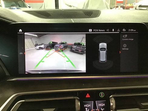 Used 2020 BMW X5 xDrive40i w/ Premium Package image 17