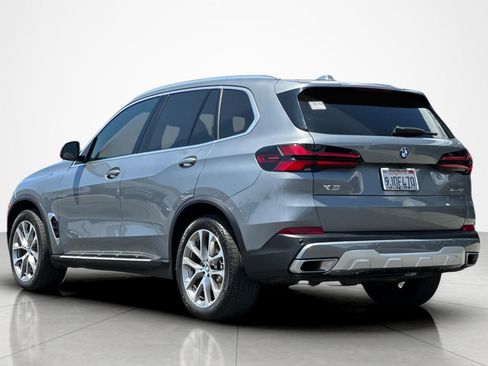 Used 2024 BMW X5 sDrive40i w/ Parking Assistance Package RWD image 3