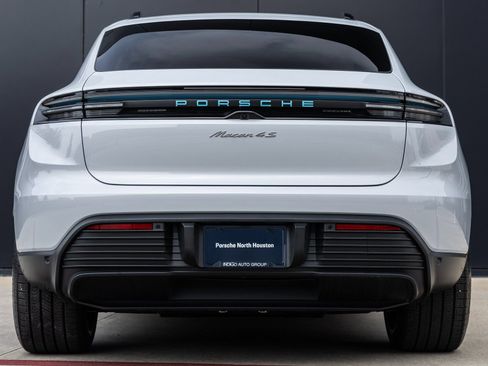 New 2025 Porsche Macan 4S Electric image 10