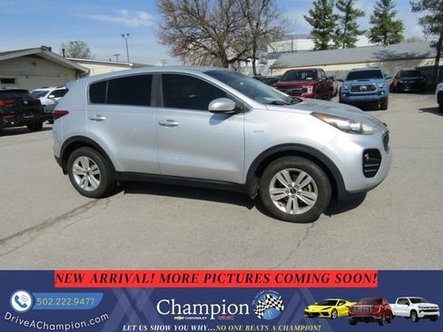 Used 2018 Kia Sportage LX image 3