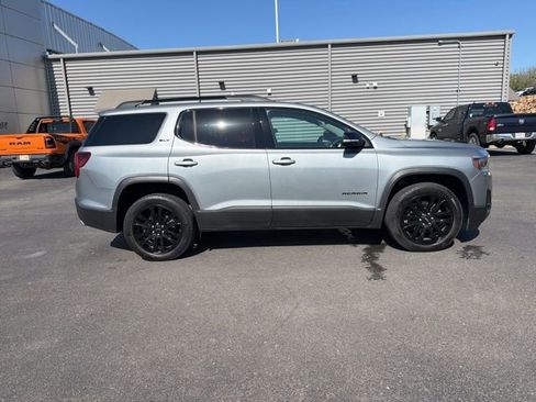 Used 2023 GMC Acadia SLT w/ Elevation Edition image 3