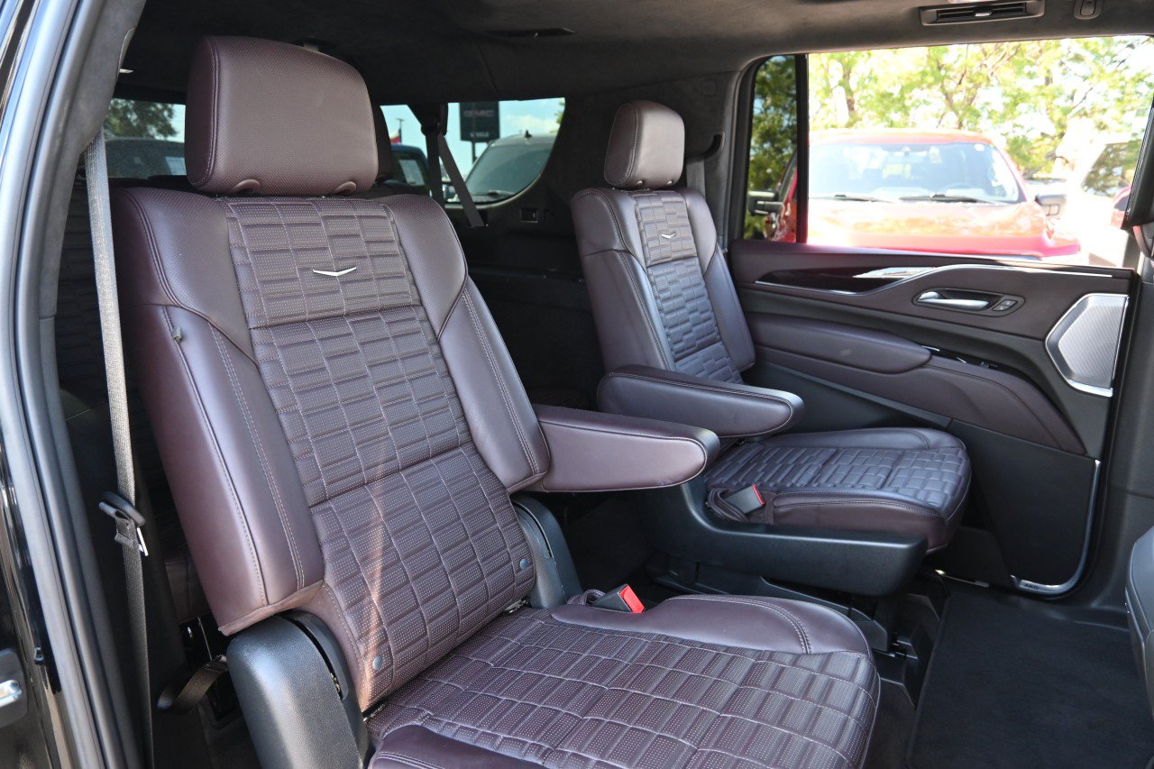 Used 2023 Cadillac Escalade ESV Sport Platinum AWD/4WD image 24