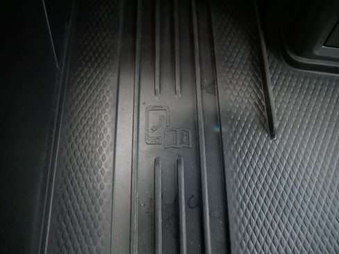 Certified 2025 Volkswagen Atlas SEL AWD/4WD image 29