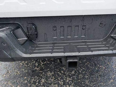Used 2025 Ford Ranger Lariat w/ Black Appearance Package AWD/4WD image 9