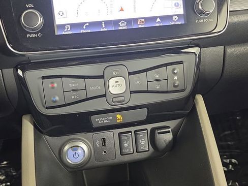 Used 2019 Nissan Leaf SL w/ SL Technology Package image 24
