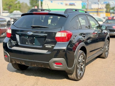 Used 2017 Subaru Crosstrek 2.0i Premium w/ Popular Package #2 AWD/4WD image 2