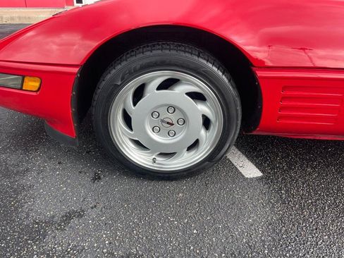 Used 1992 Chevrolet Corvette Convertible RWD image 6