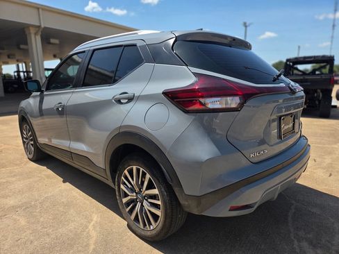 Used 2024 Nissan Kicks SV FWD image 7