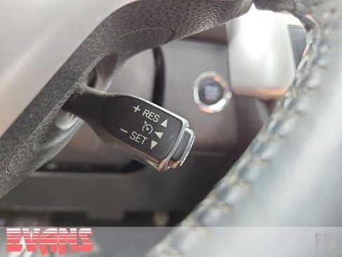 Used 2016 Toyota Highlander XLE AWD/4WD image 17