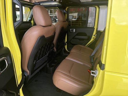 Used 2022 Jeep Wrangler Unlimited Rubicon w/ Steel Bumper Group image 20