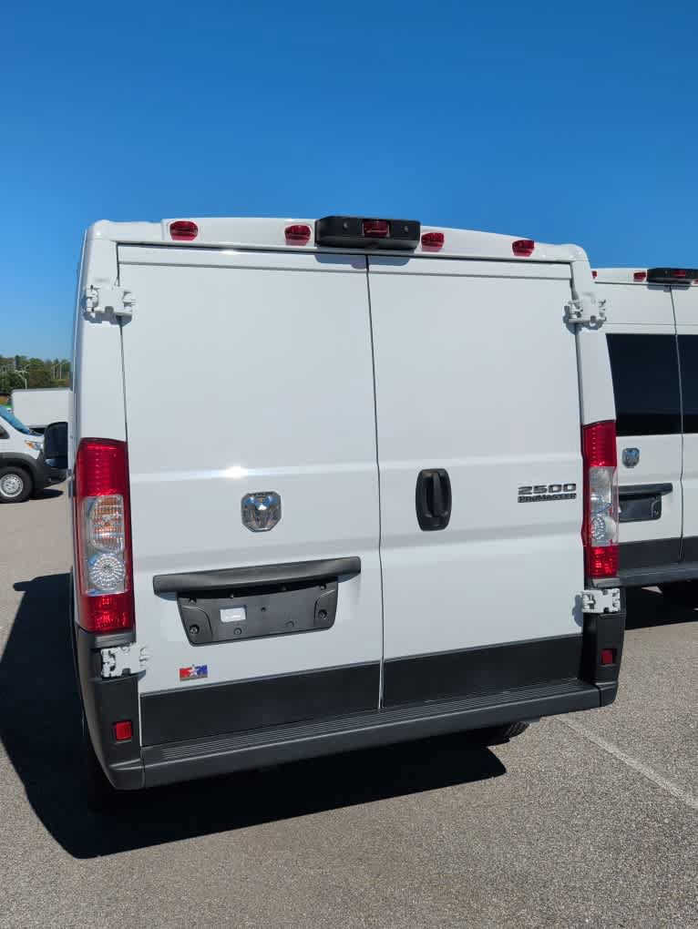 Used 2025 RAM ProMaster 2500 w/ Convenience Group FWD image 18