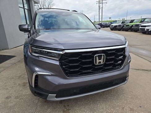 Used 2024 Honda Pilot Elite image 13