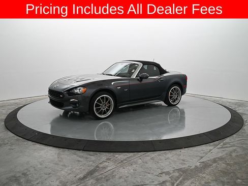 Used 2018 FIAT 124 Spider Lusso w/ Navigation & Sound Group RWD image 1