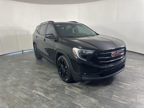 Used 2020 GMC Terrain SLE w/ Driver Convenience Package image 3