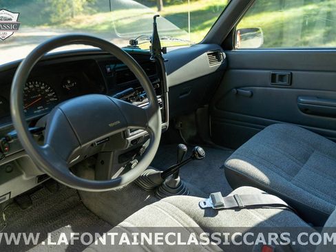 Used 1989 Toyota Pickup Deluxe image 7