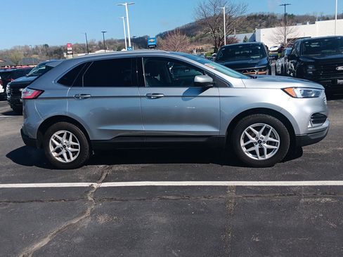 Used 2024 Ford Edge SEL w/ Convenience Package image 2