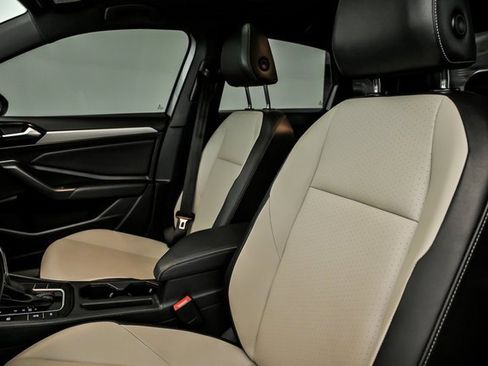 Used 2019 Volkswagen Jetta R-Line w/ R-Line Cold Weather Package image 12