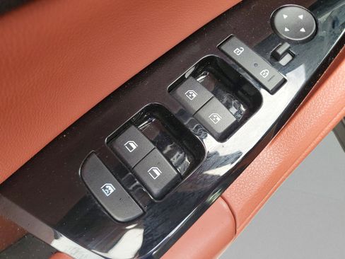 Certified 2024 Kia Sportage SX image 18