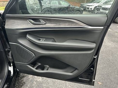 New 2025 Jeep Grand Cherokee Overland image 14