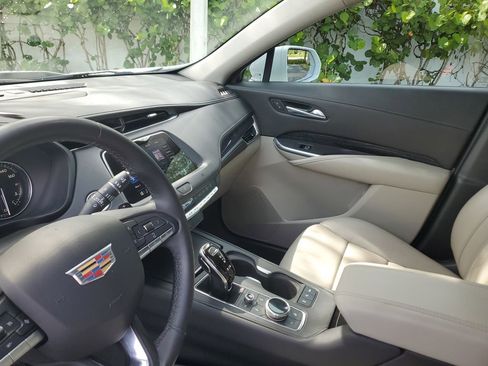 Used 2020 Cadillac XT4 Premium Luxury image 22