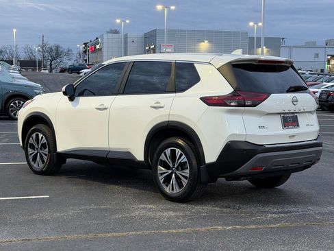 Used 2023 Nissan Rogue SV image 7