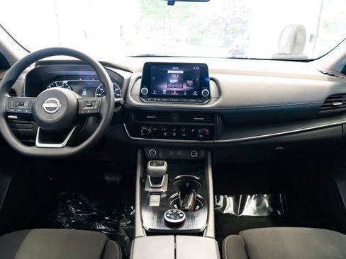 Used 2023 Nissan Rogue S AWD/4WD image 9