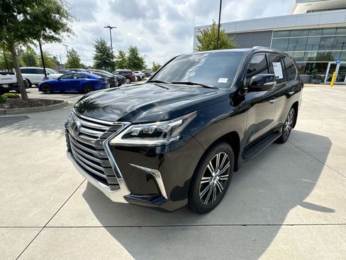 Used 2021 Lexus LX 570 4WD w/ Luxury Package image 5